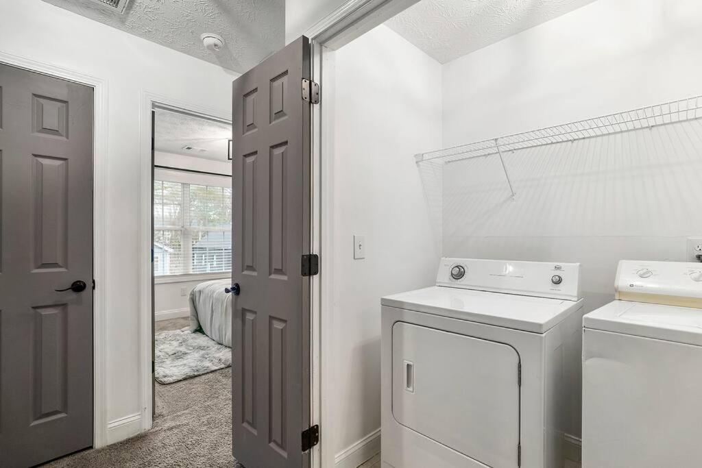 Modern 3Bd,2Ba Townhome Near Stadiums In Metro-Atl أتلانتا المظهر الخارجي الصورة