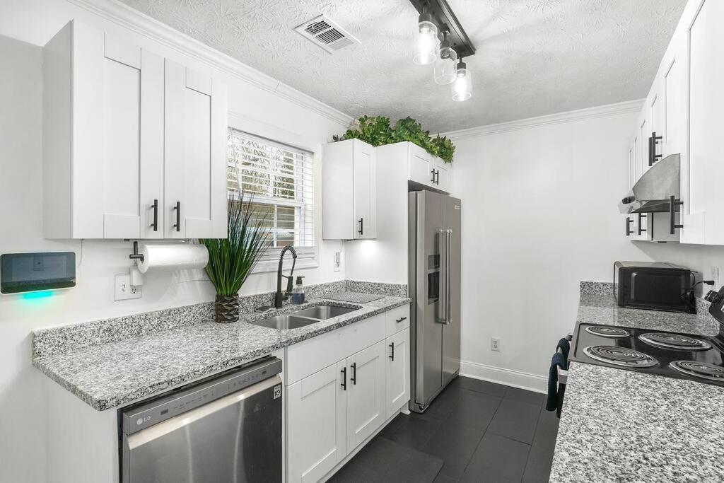 Modern 3Bd,2Ba Townhome Near Stadiums In Metro-Atl أتلانتا المظهر الخارجي الصورة